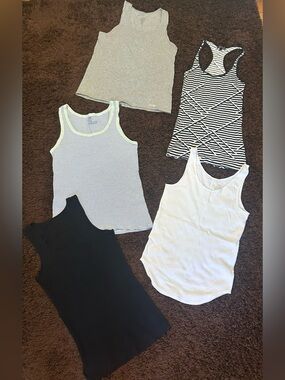 X5 Size Large Women’s Tank Tops - Mixed Colors GAP/Calvin K/Nollie